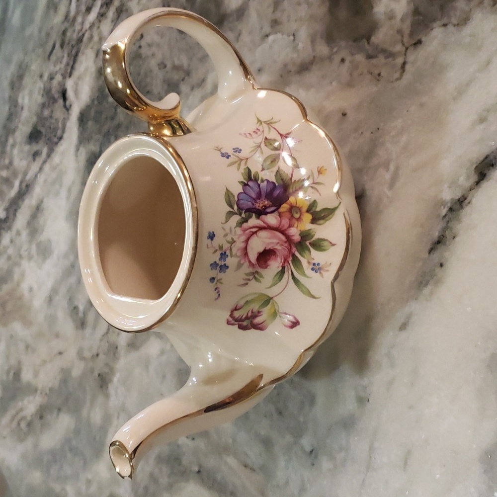 Vintage 1940s Sadler Teapot Marquee Carousel Floral #3185 England Bell Shaped.